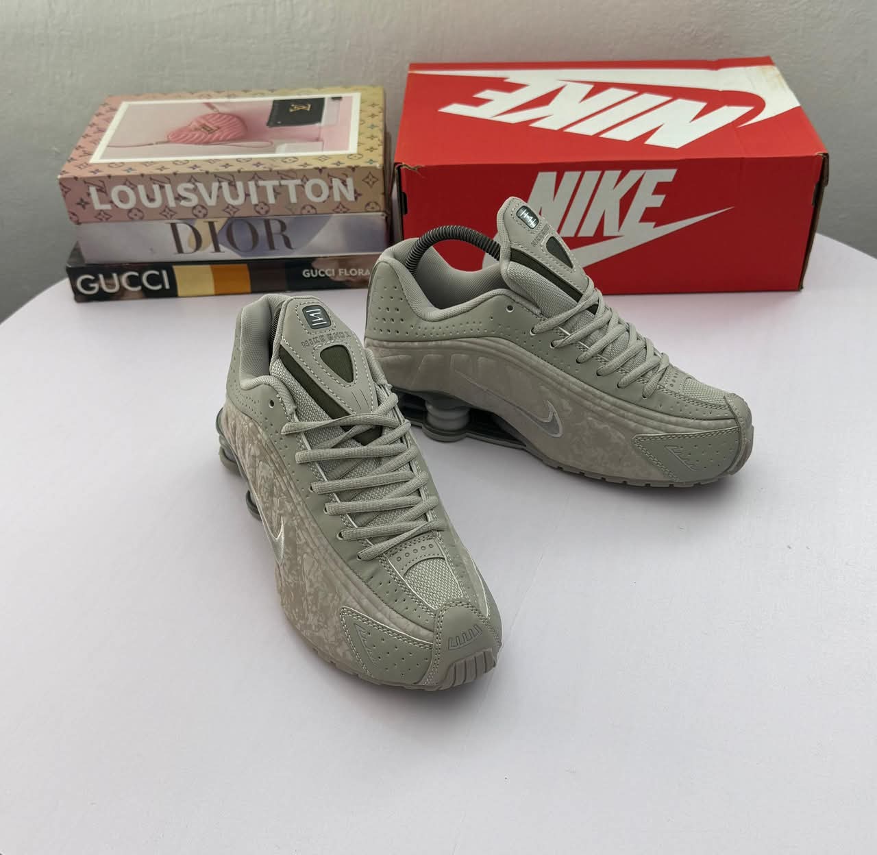 Nike Shox R4